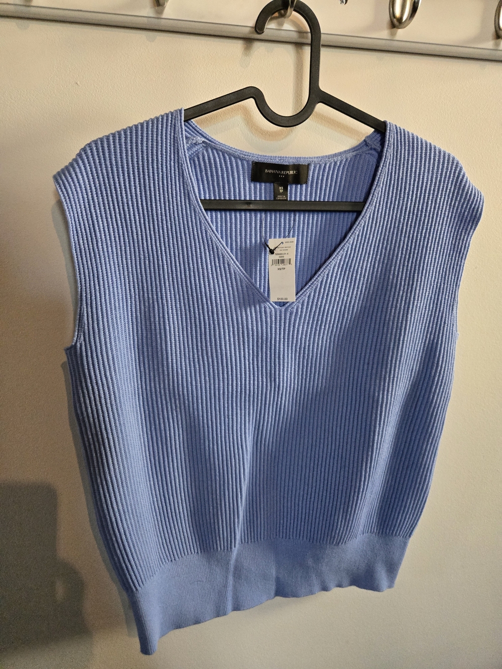 Banana Republic Light Blue Ribbed V-Neck Sleeveless Top